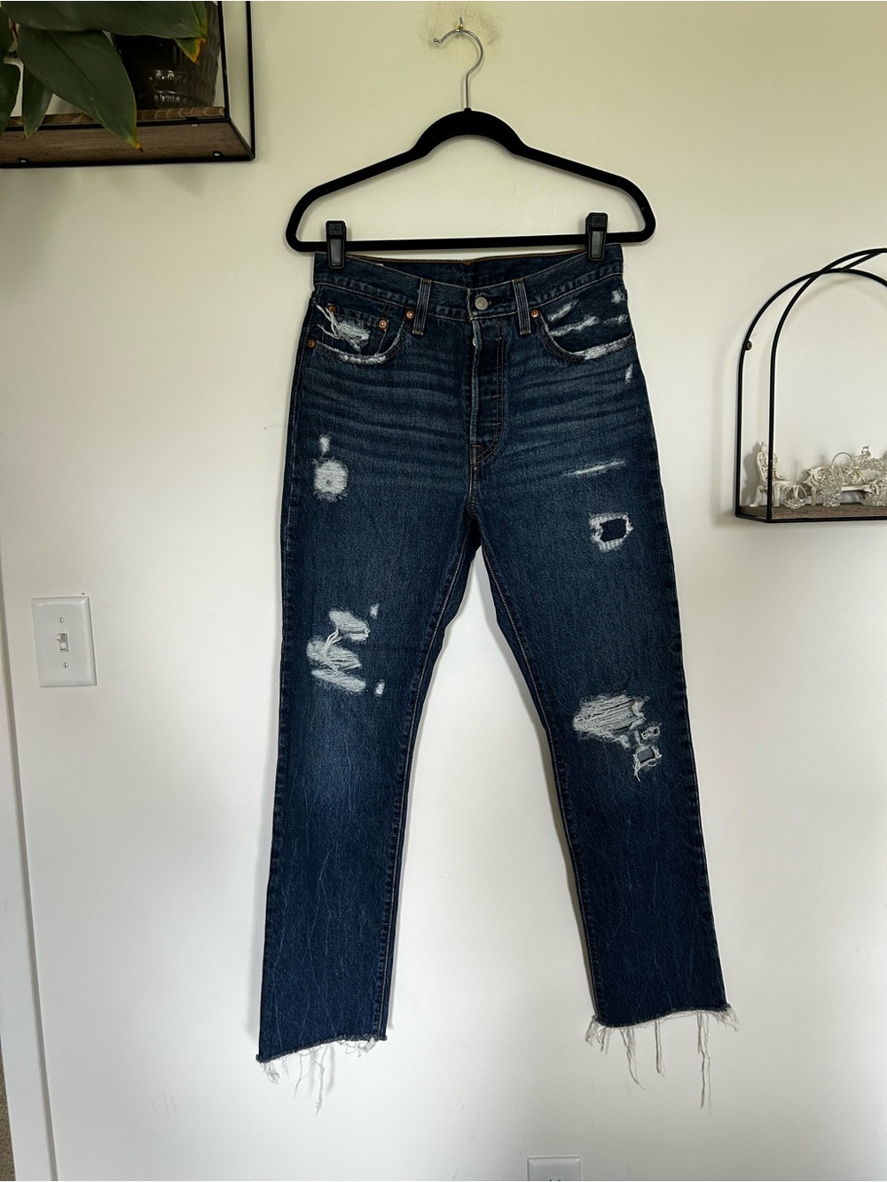 Levi’s 501 Premium Denim Distressed High Rise Straight Leg Blue Jeans Size 28